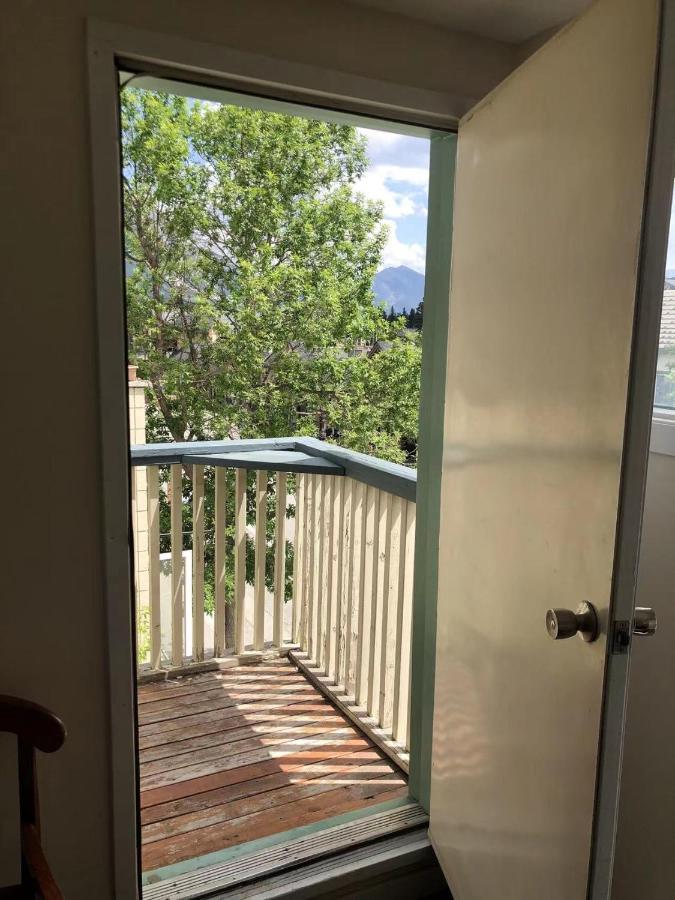 Apartament Unit #302 Mountain View 2 Beds In Dt Canmore Zewnętrze zdjęcie